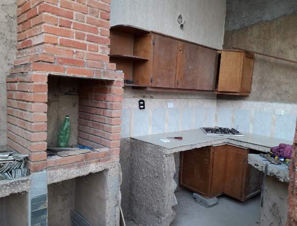 locales comerciales con 7 apartamentos en Marcano (Municipio)