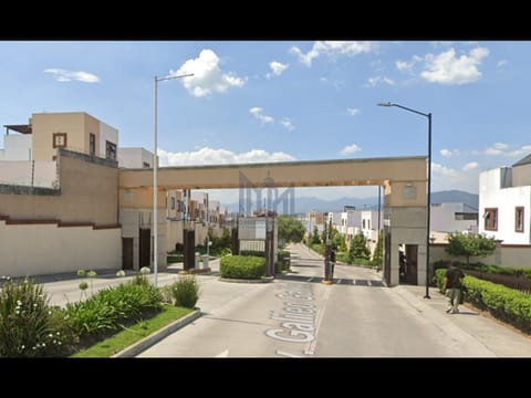 CASA EN RESIDENCIAL LA TOSCANA