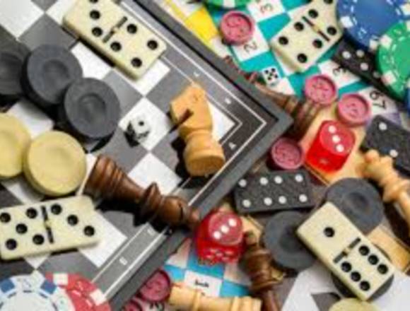 Juegos de Mesa (maestro de ceremonias)
