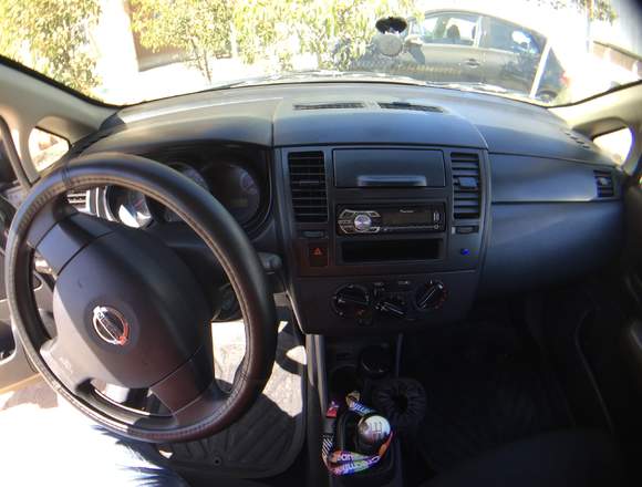 Vendo Nissan tiida sedan en Santiago (Comuna)