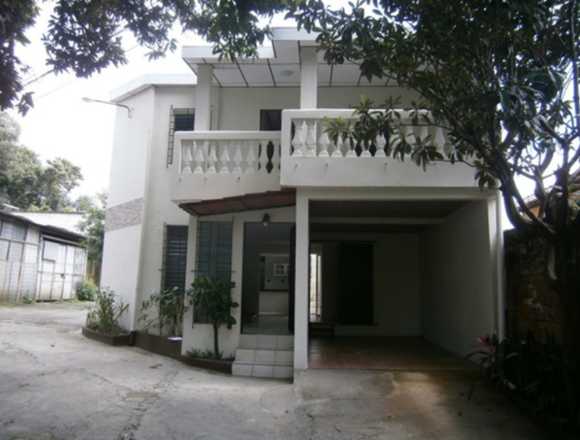 CASA en VENTA en URBANIZACIÓN PRIVADA,
