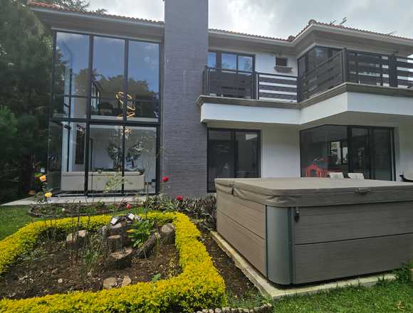 Casa en Renta en Hacienda Nueva Contry Club en San José Pinula (Municipio)