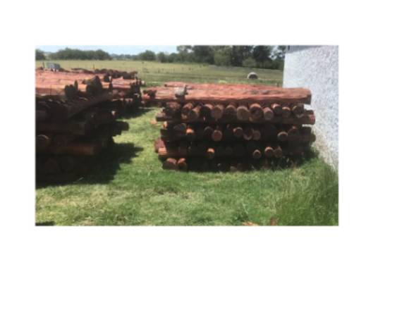 palos y postes de quebracho de 220 y de 250 en Montevideo (Localidad)