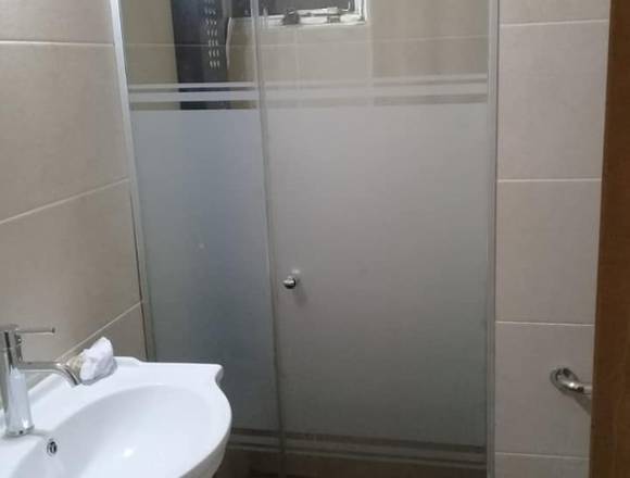 MAMPARAS DE CRISTAL TEMPLADO 8MM COLOCADAS en Montevideo (Localidad)