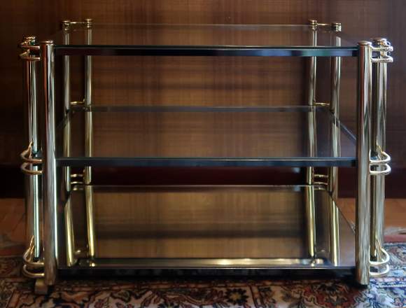 Una mesa de televisión rodante
