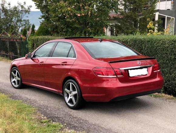 Mercedes-Benz E-Klass 220 en Putumayo (Cantón)
