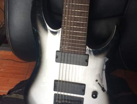 Guitrra Electrica de 8 Cuerdas Ibanez en Las Condes (Comuna)