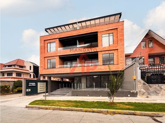 DEPARTAMENTO 2D AMOBLADO EN RENTA SECTOR AV 12 DE OCTUBRE CUENCA