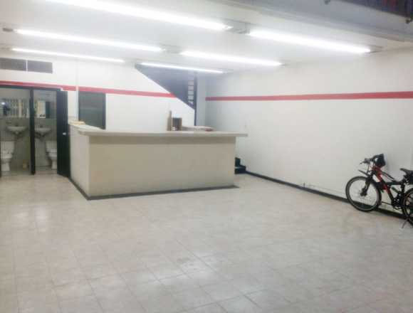 Vendo o arriendo amplio local bodega Cntro de Bgtá