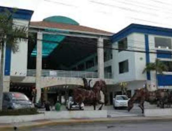 Local Comercial en la Plaza Velero en Punta Cana en Higüey (Municipio)