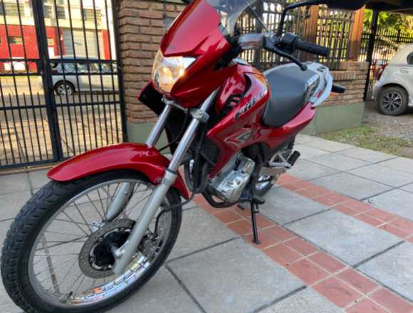 Honda Falcon 400, modelo patentada en dic.de 2016 en Cañada de Gomez (Localidad)