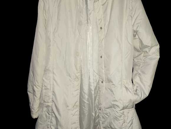 Campera impermeable para mujer en San Roque (Distrito)