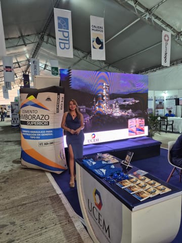 Modelos para Promocionar su Evento en Quito (Cantón)