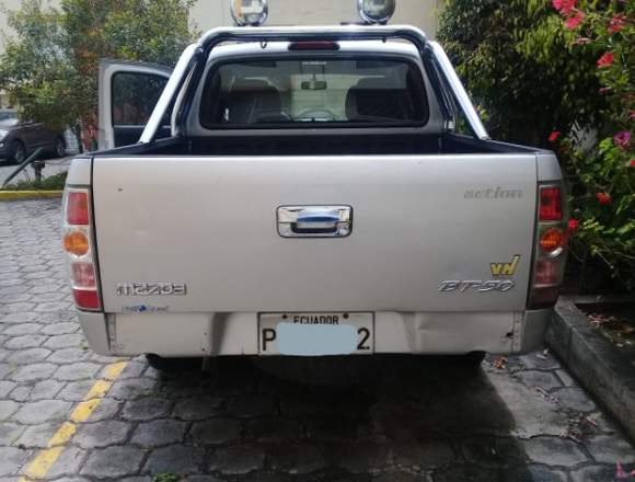SE VENDE CAMIONETA MAZDA en Pichincha (Cantón)