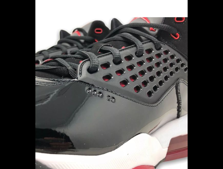 Jordan Maxin 200 zapatillas de baloncesto en San Miguelito (Distrito)