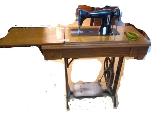 Maquina de coser Necchi FUNCIONANDO correa a pedal en Vicente López (Localidad)