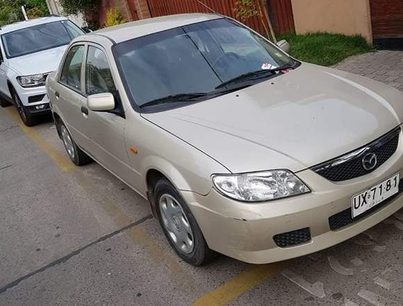 Se vende auto Mazda año 2001