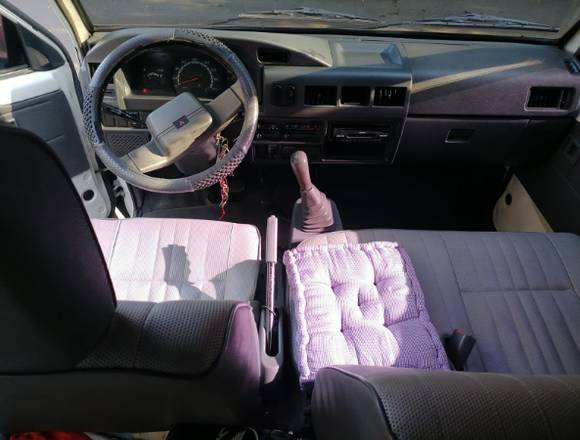 Microbús Mitsubishi L300 en Ciudad de Guatemala (Municipio)