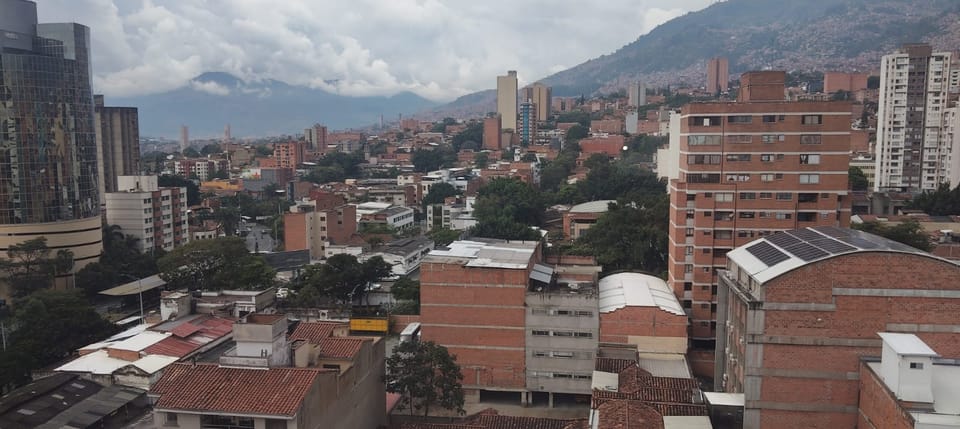 APARTAMENTO EN VENTA EN EL CENTRO DE MEDELLIN PISO 13 en Medellín (Municipio)