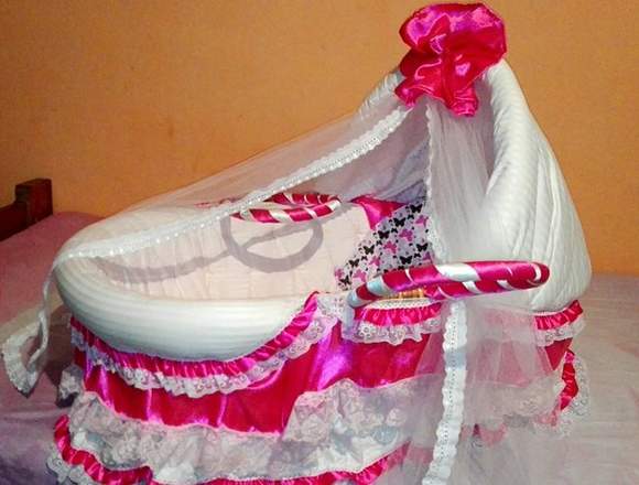 Moises rosado con blanco en Libertador (Municipio)