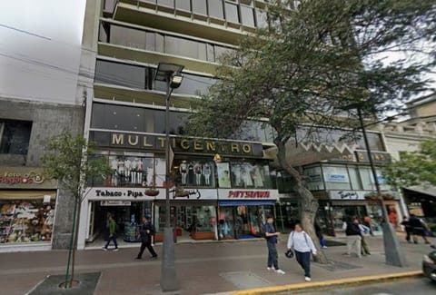 EN ALQUILER, AMPLIA OFICINA EN CENTRO COMERCIAL DE MIRAFLORES - LIMA en Miraflores (Lima 18) (Distrito)