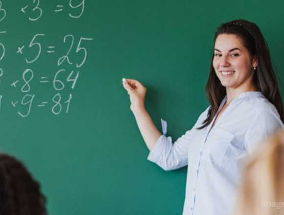 Profesora Mujer de 2° Primaria en Lima (Lima 1) (Distrito)