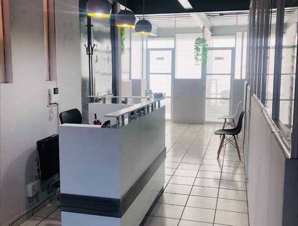 ARRENDO DE SALA DE JUNTAS FRENTE A MUNDO E