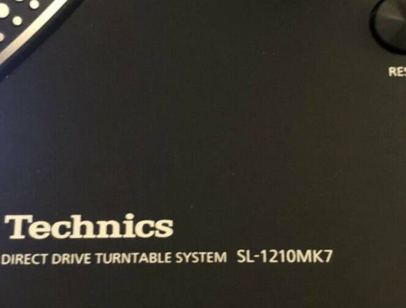 2 Technics 1210 Mk7 Neuwertig OVP in Hannover (Lokalität)