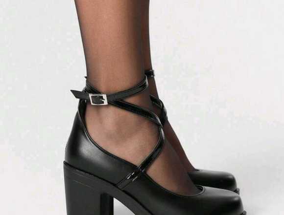 Zapatos de tacon góticos