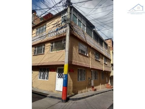 VENTA CASA RENTABLE/COLEGIO, JARDIN O ENTIDAD ALMENAR