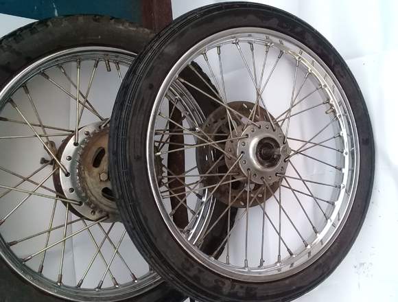 par de ruedas de motos en Santiago (Comuna)