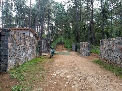 TERRENO ESCRITURADO EN VENTA EN ZONA RESIDENCIAL EN AVANDARO