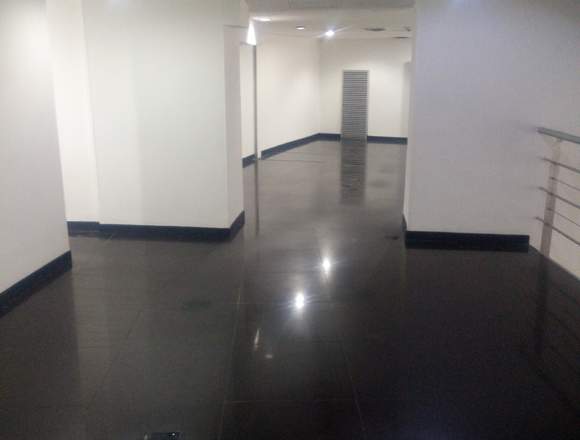 ALQUILO LOCAL CENTRO COMERCIAL CHIPICHAPE