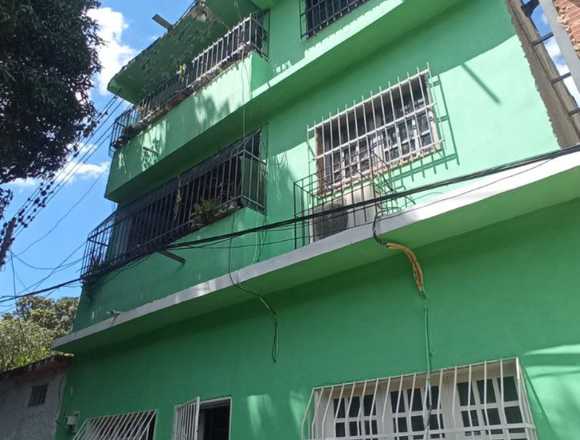 CASA 3 NIVELES EN VENTA EN NAGUANAGUA. C125 en Valencia (Municipio)