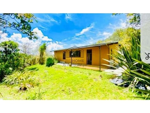 Venta Casa Finca vía carretera Rionegro La Ceja