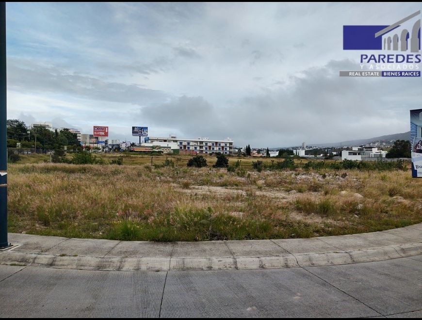 T531 Terreno en venta Av Juan Pablo II Altozano