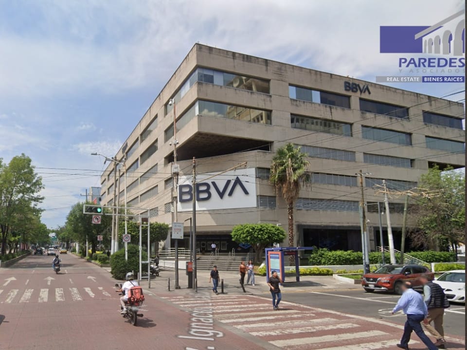 B708 Edificio Bancario Venta con Rentas Activas en Av. Vallarta en Gdl