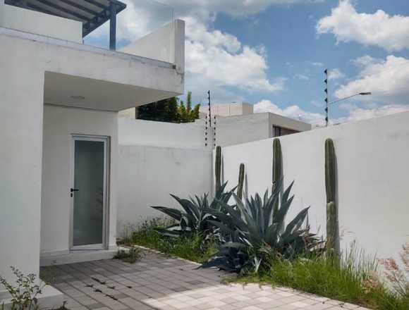 QC103 Casa en Venta 3 recám, Cumbres del Lago Qro