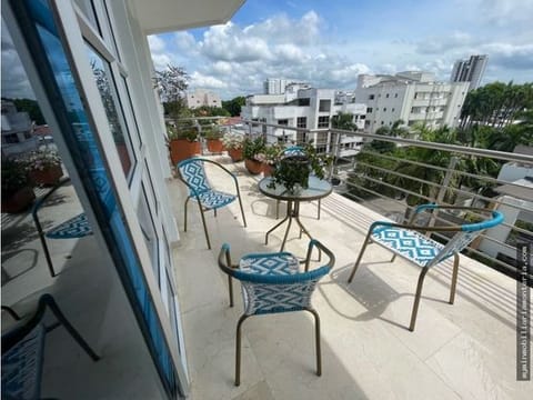 APARTAMENTO GRANDE EN VENTA EN EL BARRIO EL RECREO EN MONTERIA