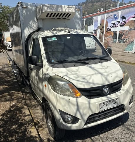Foton midi truck cargo