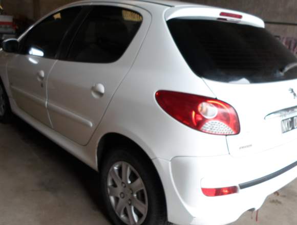 PEUGEOT 207 COMPACT 2013 en Santa Fe (Localidad)