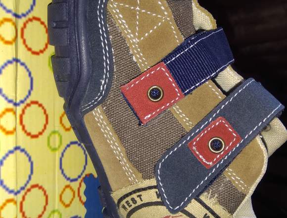 Zapatos de niño marca WEST en Empalme (Cantón)