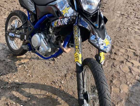 Yamaha WR 125 R año 2016 cilindrada 125 CC en Arequipa (Distrito)