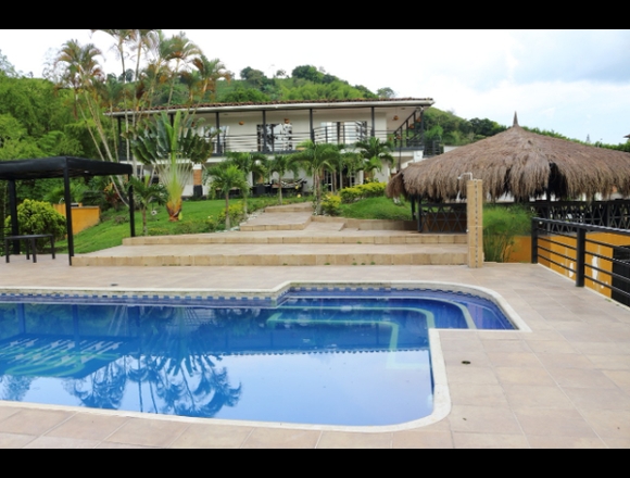 SE VENDE ESPECTACULAR FINCA EN COMBIA