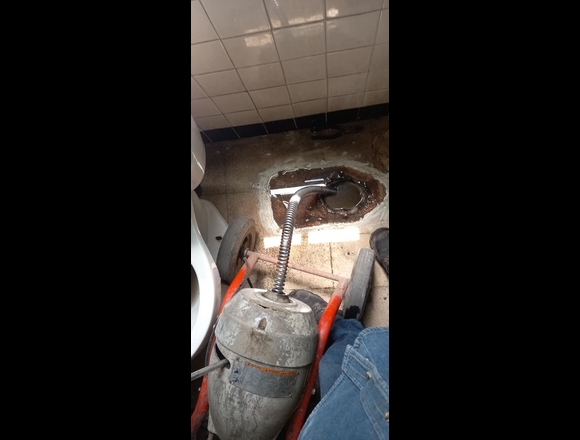 Plomeros en drenajes y desazolve en Iztapalapa (Municipio)