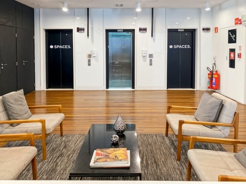 Reúnete, trabaja o colabora en un hub profesional en Bogota, 122 Logic
