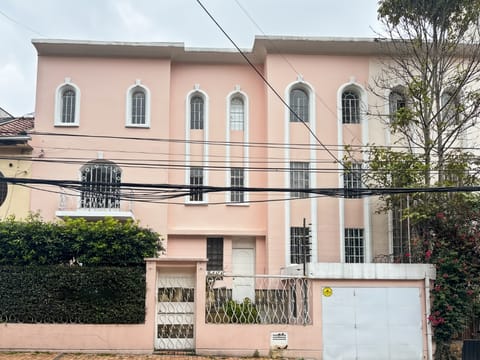 Múltiples soluciones de oficina en HQ Bogota, Casa Rosada
