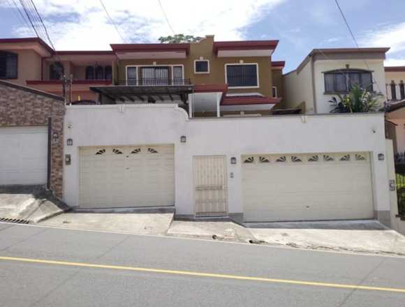 VENTA de hermosa casa con grandes espacios curri en Curridabat (Cantón)