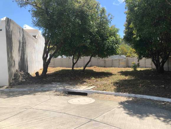 Lote en Venta, Cond. Santa Teresa en San Lucas Sacatepéquez (Municipio)