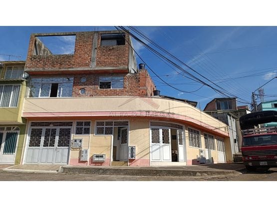 Venta Casa Esquinera con Rentas en Belalcázar – Ibagué